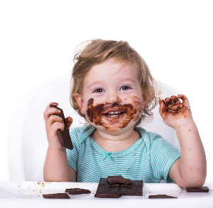 مصرف شکلات و پوسیدگی دندان‌های کودکان